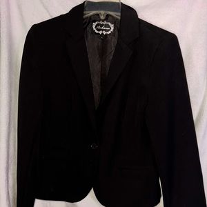 Size large. Ambiance black blazer.